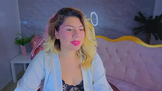 Snapshot of Victoria01_s chatting on 03-03-26, 03:01 Victoria01 s online show from 03-03-26, 03:01