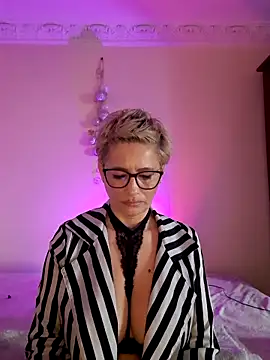 LunaBlaise online show from 03-26-26, 07:58