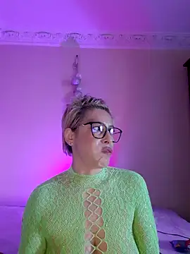 LunaBlaise online show from 04-09-26, 09:47