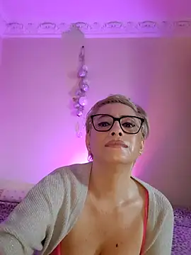 LunaBlaise online show from 05-19-26, 05:25
