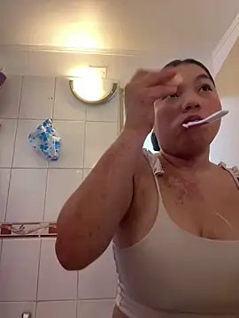 WHITEWOMEN 2 online show from 03-10-26, 03:17