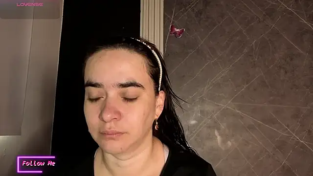 Snapshot of _VALERIAGOMEZ chatting on 06-19-26, 12:31 VALERIAGOMEZ online show from 06-19-26, 12:31