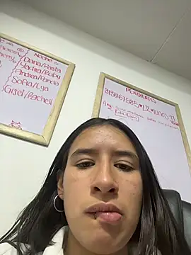 LilyRossi  online show from 05-13-26, 12:13