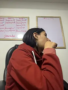 LilyRossi  online show from 07-10-26, 12:41