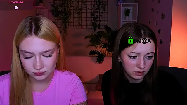 Snapshot of chloe_ley chatting on 06-22-26, 07:22 chloe ley online show from 06-22-26, 07:22