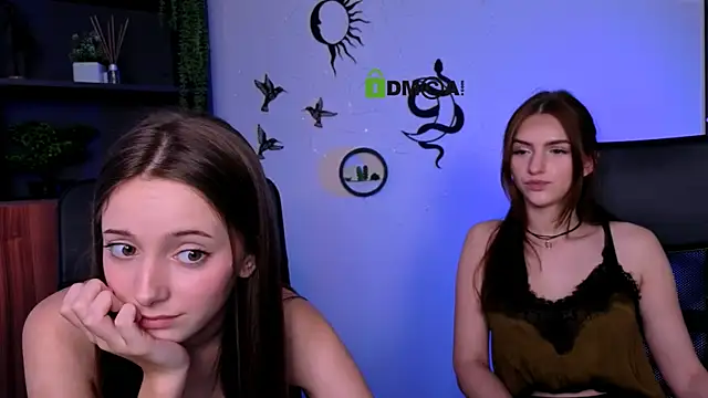Snapshot of chloe_ley chatting on 07-16-26, 09:15 chloe ley online show from 07-16-26, 09:15