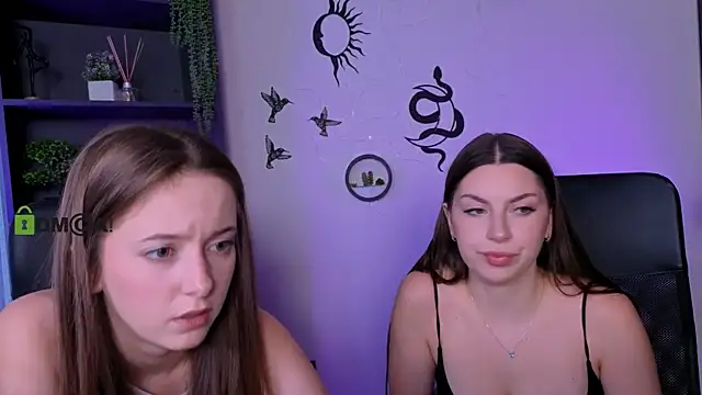 Snapshot of chloe_ley chatting on 07-22-26, 09:23 chloe ley online show from 07-22-26, 09:23