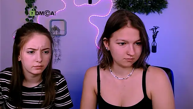Snapshot of chloe_ley chatting on 07-28-26, 04:39 chloe ley online show from 07-28-26, 04:39