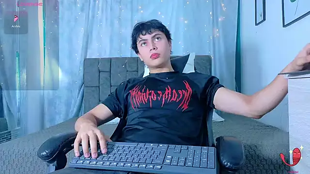 Snapshot of Dantekent chatting on 06-06-26, 01:38 Dantekent online show from 06-06-26, 01:38