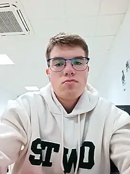 Snapshot of Alejandro27003 chatting on 02-27-26, 10:26 Alejandro27003 online show from 02-27-26, 10:26