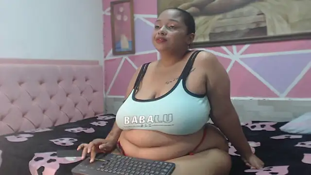 Snapshot of Doll_rihana chatting on 05-22-26, 12:18 Doll rihana online show from 05-22-26, 12:18