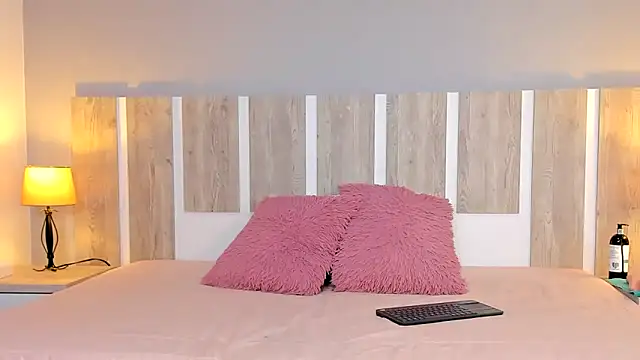 EmilySearss online show from 04-02-26, 07:22