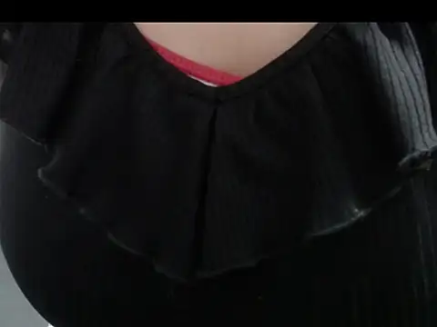 Snapshot of thalia_perveertt chatting on 04-19-26, 06:32 thalia perveertt online show from 04-19-26, 06:32