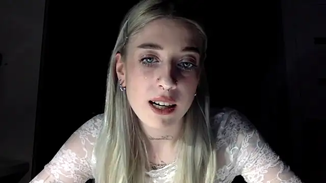 Snapshot of EmmyWet chatting on 03-03-26, 06:36 EmmyWet online show from 03-03-26, 06:36