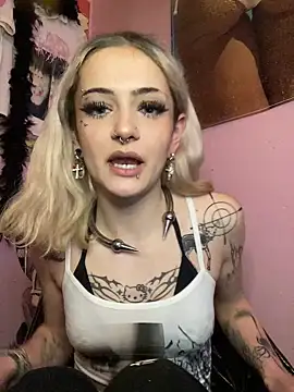 Snapshot of baby_starzx chatting on 02-28-26, 05:47 baby starzx online show from 02-28-26, 05:47