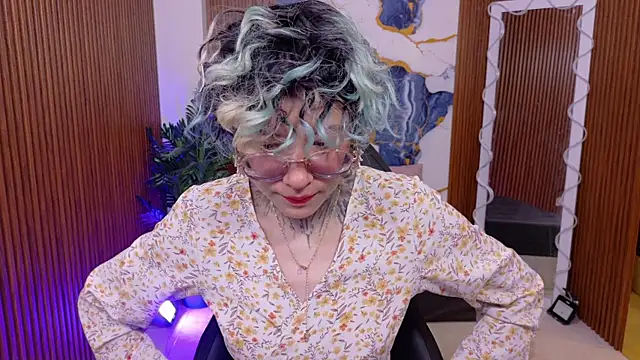 Snapshot of Lyra_tay chatting on 07-15-26, 07:08 Lyra tay online show from 07-15-26, 07:08