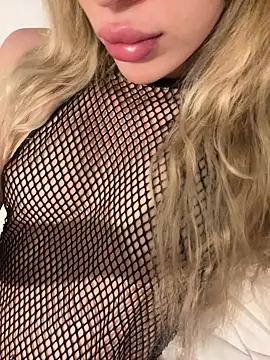 Snapshot of Sarisinpanterr chatting on 03-19-26, 04:55 Sarisinpanterr online show from 03-19-26, 04:55