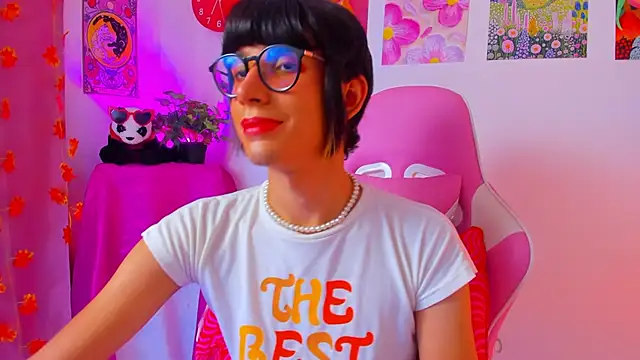 Madeline 21 online show from 04-13-26, 12:54