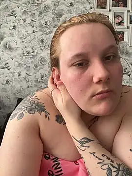 Snapshot of SassieBlondie chatting on 03-01-26, 01:57 SassieBlondie online show from 03-01-26, 01:57