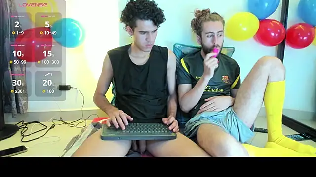 Snapshot of Jean_And_PaulXL chatting on 06-16-26, 12:35 Jean And PaulXL online show from 06-16-26, 12:35
