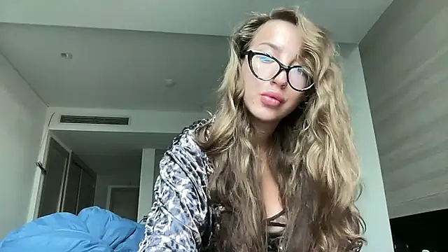 Kit kata online show from 04-18-26, 11:49