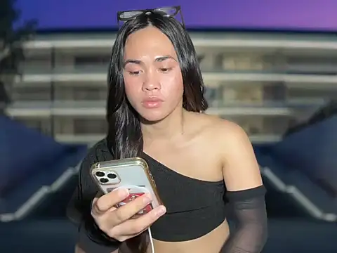 Snapshot of Hotcumbb28 chatting on 02-28-26, 10:16 Hotcumbb28 online show from 02-28-26, 10:16