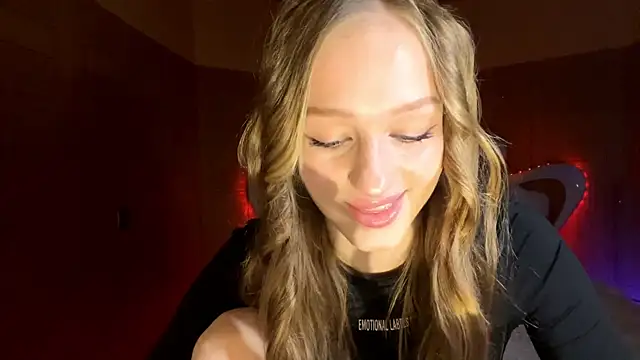 Anika Socutehe online show from 04-15-26, 07:58