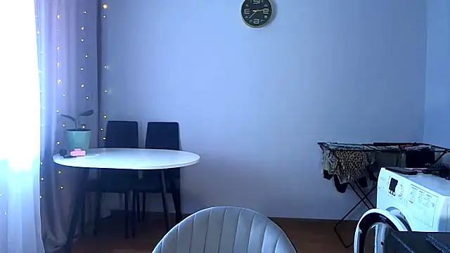Snapshot of imvika chatting on 06-18-26, 02:23 imvika online show from 06-18-26, 02:23