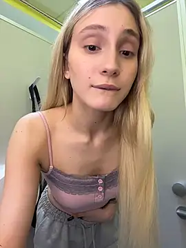 Snapshot of Pink_Kiss chatting on 06-18-26, 03:51 Pink Kiss online show from 06-18-26, 03:51