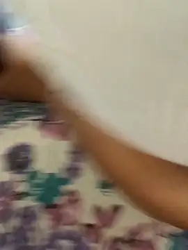 MAYA BED GIRL online show from 03-28-26, 03:00