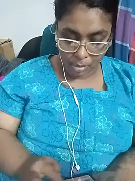 Snapshot of deepika-mallus chatting on 06-17-26, 06:53 deepika-mallus online show from 06-17-26, 06:53