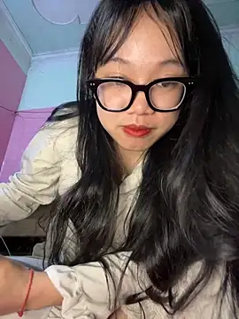 Leeeeiu online show from 03-22-26, 03:15