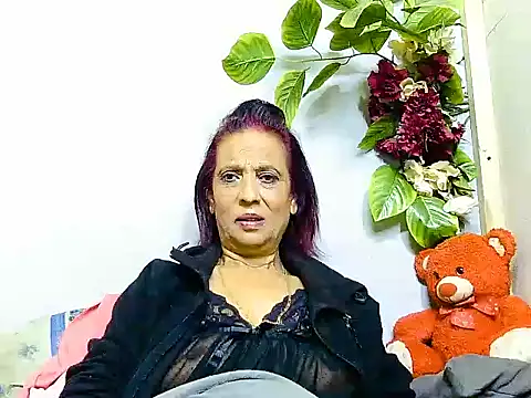 Snapshot of Hot_queen58 chatting on 06-23-26, 04:32 Hot queen58 online show from 06-23-26, 04:32