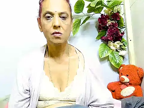 Snapshot of Hot_queen58 chatting on 06-24-26, 05:06 Hot queen58 online show from 06-24-26, 05:06