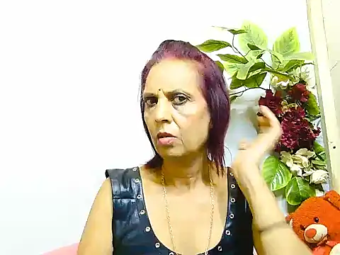 Snapshot of Hot_queen58 chatting on 06-28-26, 06:19 Hot queen58 online show from 06-28-26, 06:19