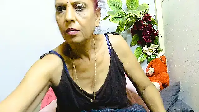 Snapshot of Hot_queen58 chatting on 06-30-26, 06:25 Hot queen58 online show from 06-30-26, 06:25