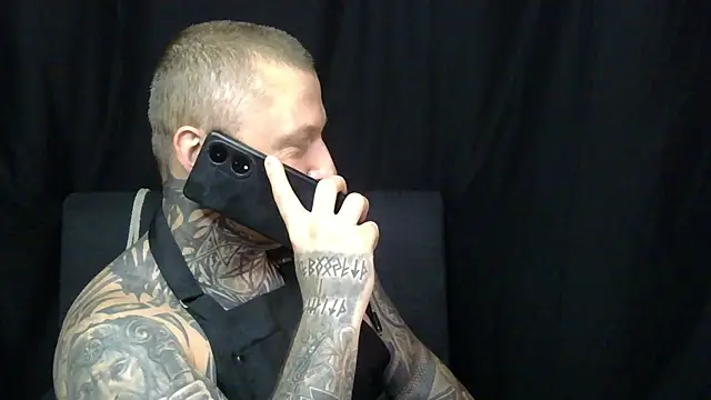Snapshot of devilWithTats chatting on 07-04-26, 08:09 devilWithTats online show from 07-04-26, 08:09