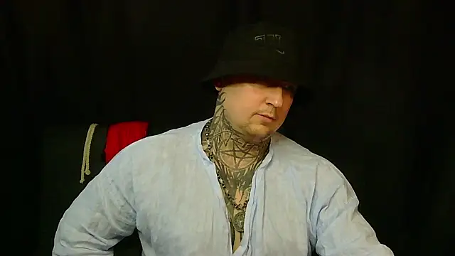 Snapshot of devilWithTats chatting on 07-12-26, 11:45 devilWithTats online show from 07-12-26, 11:45