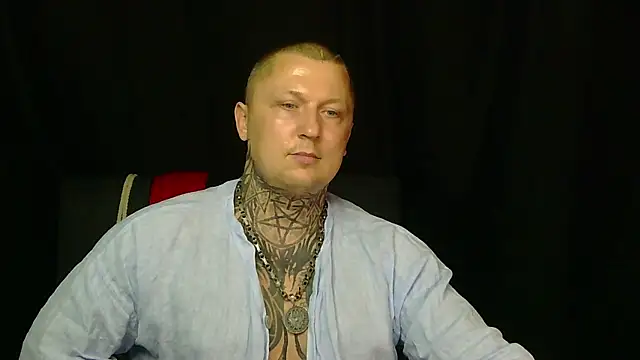 Snapshot of devilWithTats chatting on 07-16-26, 05:19 devilWithTats online show from 07-16-26, 05:19