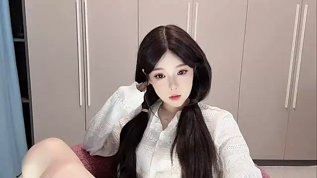 Sjbnmyxm online show from 03-18-26, 01:25