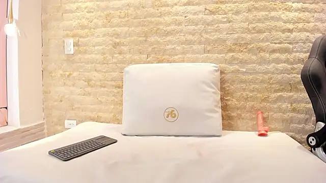 Snapshot of anny_scotte chatting on 03-04-26, 07:20 anny scotte online show from 03-04-26, 07:20