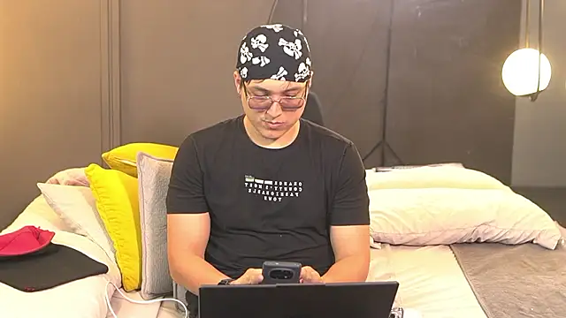 Mia and Belmonth online show from 03-20-26, 06:46