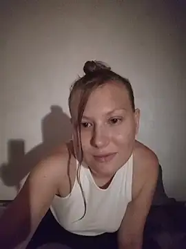 August Shine online show from 06-26-26, 06:01