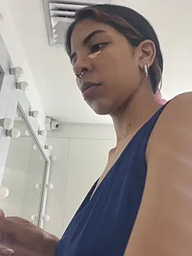 VioletaHills  online show from 03-25-26, 12:22