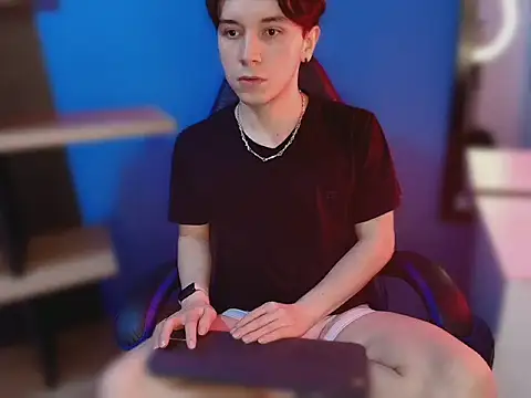 hollannd  online show from 03-14-26, 01:05