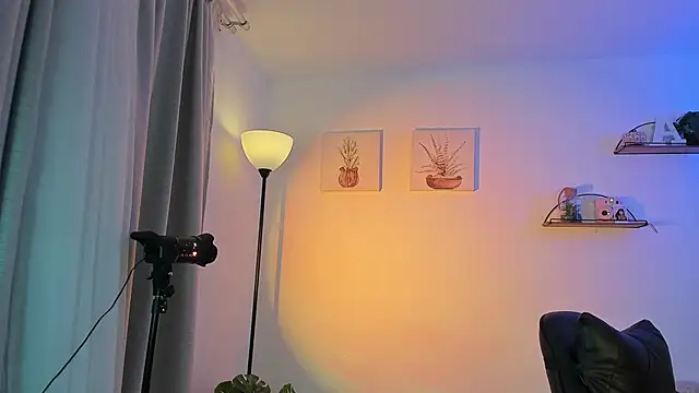 Snapshot of AlaiaRogers chatting on 05-11-26, 10:43 AlaiaRogers online show from 05-11-26, 10:43
