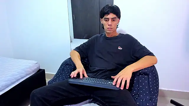 Snapshot of Daniel_Rochax chatting on 03-03-26, 12:22 Daniel Rochax online show from 03-03-26, 12:22