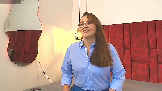 Snapshot of _Monaliza_ chatting on 06-12-26, 12:26 Monaliza online show from 06-12-26, 12:26