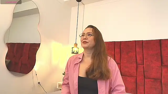 Snapshot of _Monaliza_ chatting on 07-18-26, 12:20 Monaliza online show from 07-18-26, 12:20