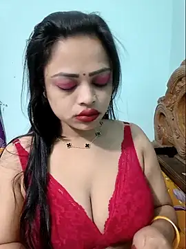 Snapshot of Beauty-3 chatting on 04-19-26, 11:29 Beauty-3 online show from 04-19-26, 11:29